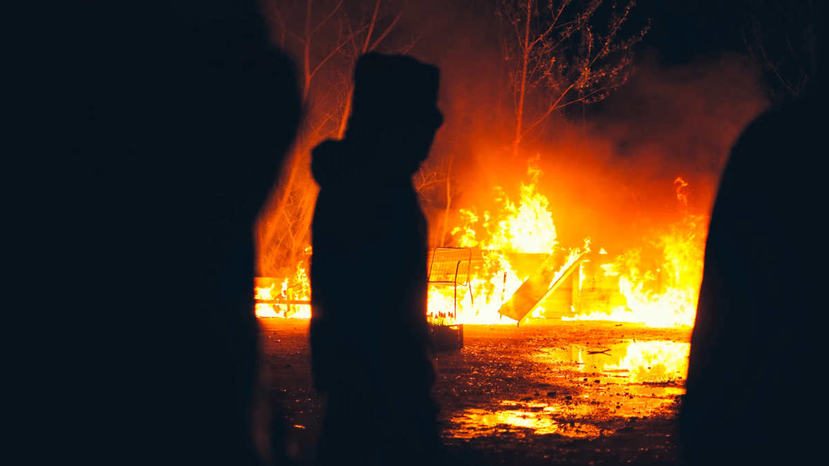 Un couple sauvé d un incendie grâce à leur chien une histoire très