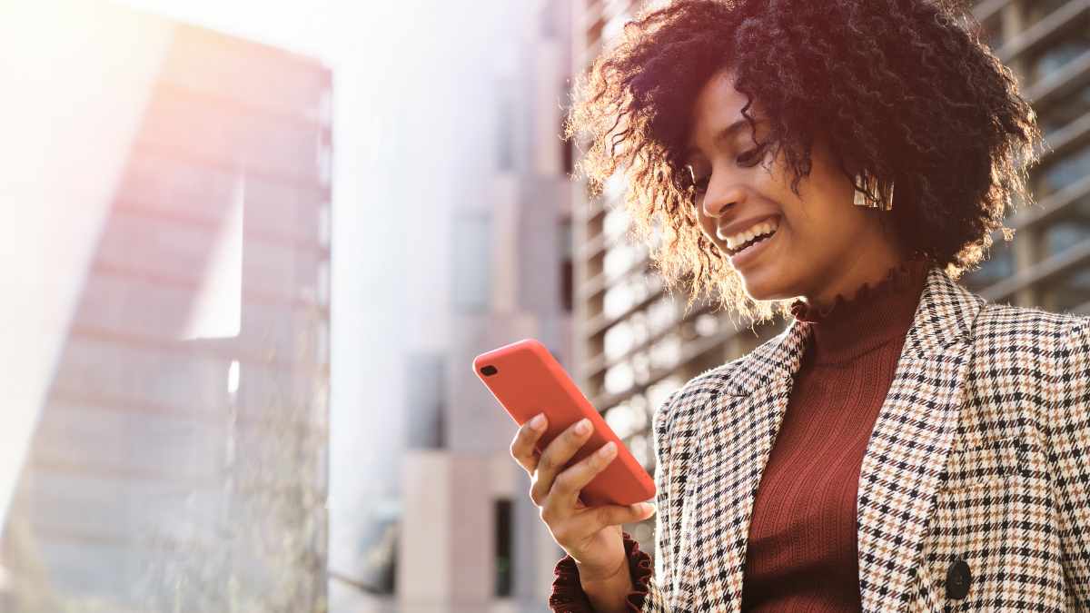 Free Mobile frappe fort avec son super forfait 5G avec 210 Go à un prix