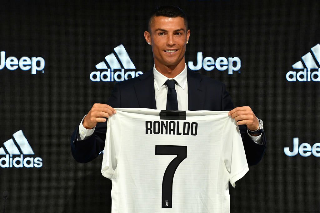 Le salaire de Cristiano Ronaldo à la Juventus par mois ...