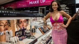 Sephora explose ses ventes avec le nouveau parfum de Rihanna, un super cadeau de Noël ! !