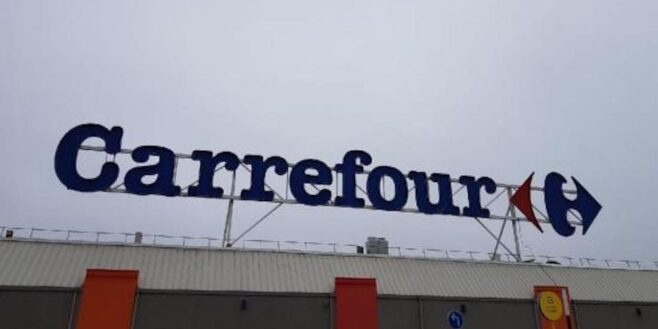 Carrefour: cette chaise longue avec parasol intégré va conquérir votre coeur !