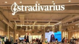 Stradivarius la paire de sandales métalliques à plateforme adorée des influenceuses à moins de 30 euros !