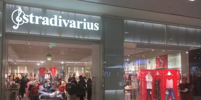 Cohue chez Stradivarius pour cette salopette short en denim que vous adorerez porter cet été !