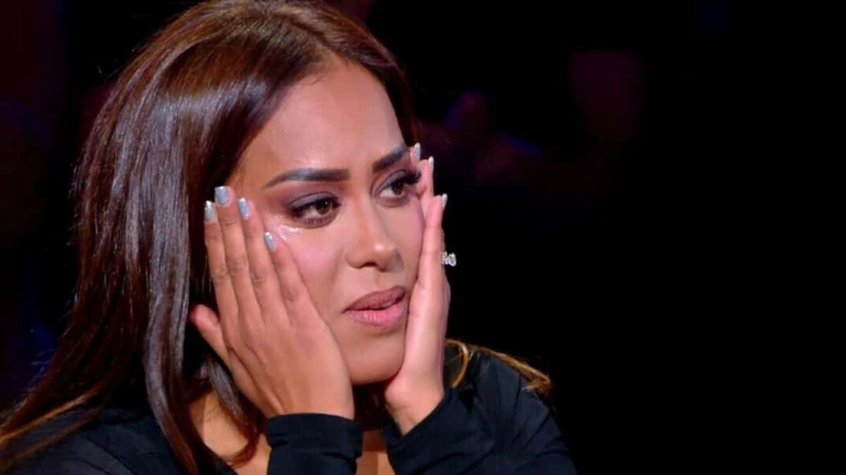 Amel Bent prend une terrible décision, c’est terminé !