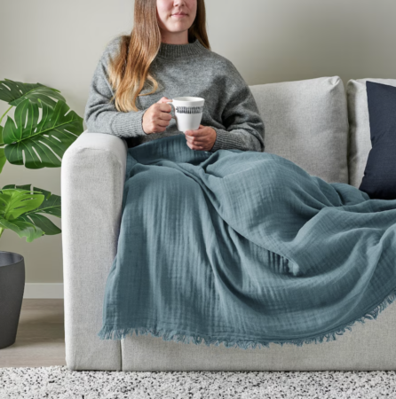 Ikea dévoile son produit anti-froid pour avoir chaud à la maison sans se ruiner