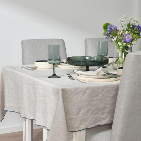 Ikea propose un large choix de nappes pour sublimer votre table au dîner de Noël-article