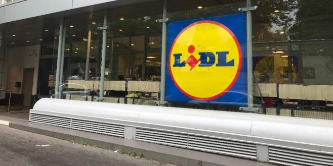 Lidl innove et lance son sapin de Noël avec 180 LED pour illuminer votre salon