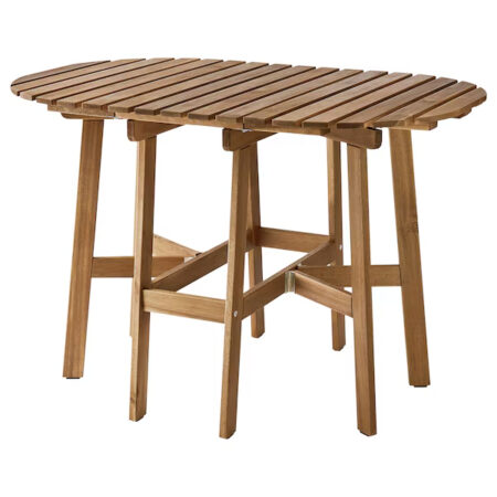 Ikea cartonne avec cette table pliante qui passe de 2 à 4 places-article