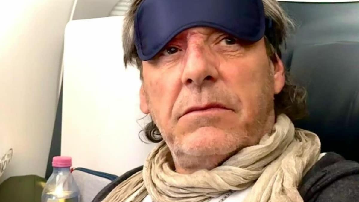 Jean-Luc Reichmann victime d’un gros souci en avion l’équipage intervient