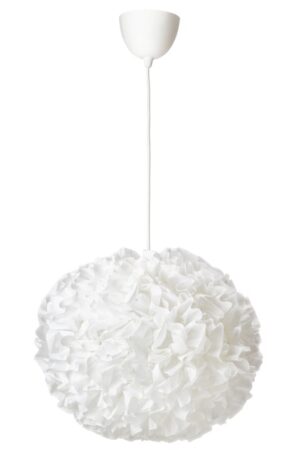 Ikea sublime le salon avec cette lampe design qui ressemble à un nuage