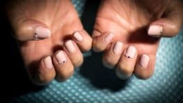 La pose du vernis semi-permanent très dangereuse pour la santé