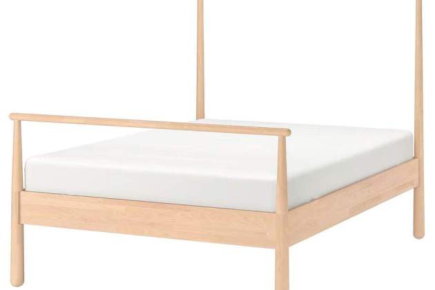 Ce cadre de lit en bouleau Ikea va transformer votre chambre-article