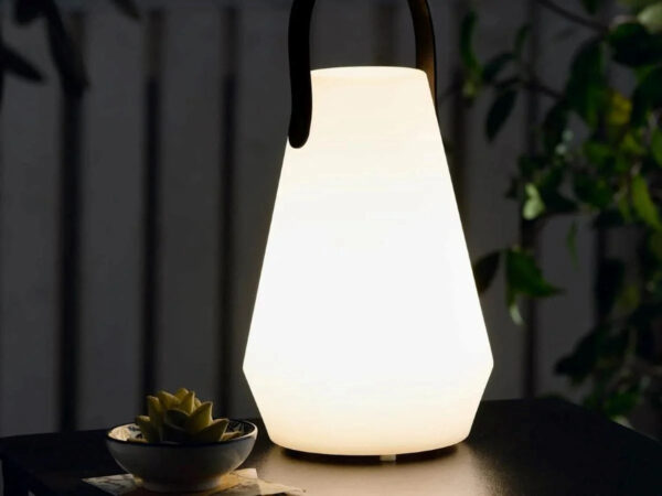 Cette lampe sans fil Lidl va vous accompagner pour vos soirées d'été-article