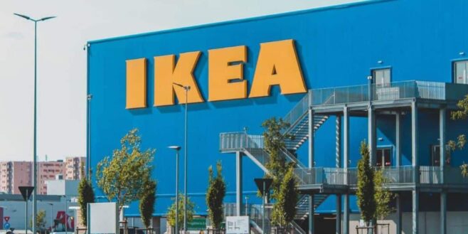 Ce fauteuil coloré IKEA apporte de la joie à son salon