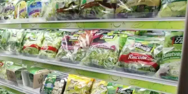 Ces salades en sachet à moins de 2€ en supermarché son les meilleures selon 60 Millions de consommateurs