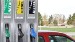 La baisse des prix du carburant va durer ? Ce à quoi il faut s'attendre