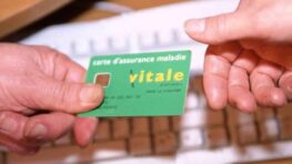 Carte vitale: les Français ne pourront plus s'en servir pour se faire rembourser après cette date