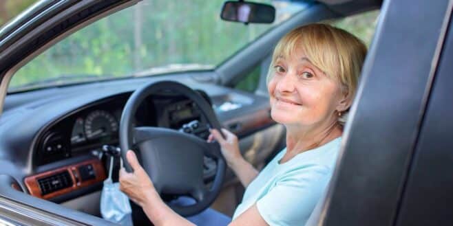 Permis de conduire: les conducteurs seniors obligés de passer un test en 2024 ?