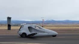 Ce modèle de voiture futuriste décolle en 3 minutes et peut voler sur plus de 800 kilomètres