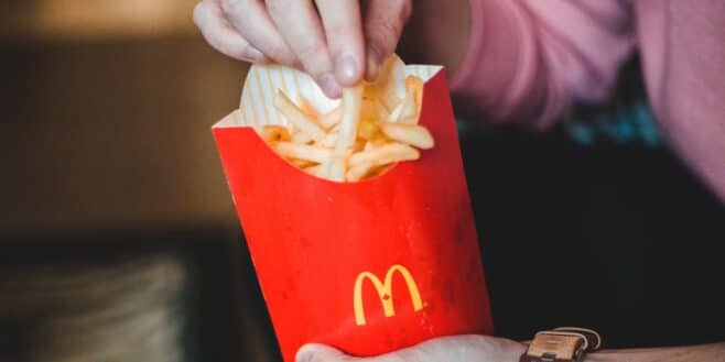 Cette technique des employés McDonald's pour vous donner moins de frites