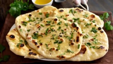 Cheese naan: cette recette facile à préparer à la poêle en moins de dix minutes