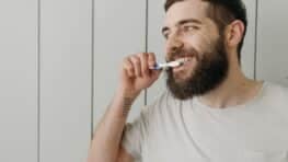 Ces conseils pour choisir un dentifrice bon pour votre salon d'après l'UFC-Que Choisir