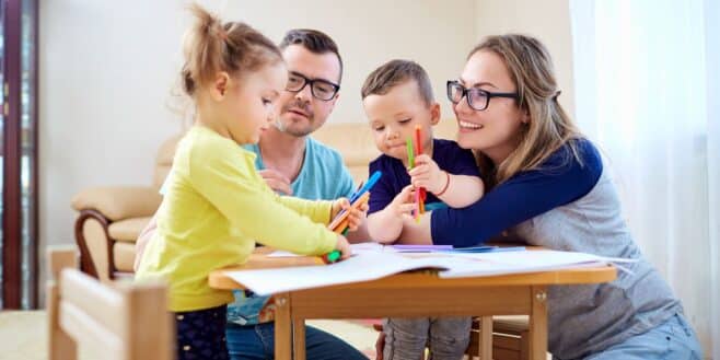 Tous les parents doivent arrêter de faire ça devant les enfants selon les experts