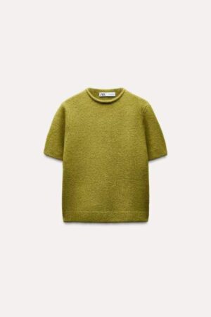 Zara apporte de la couleur à vos tenus avec ce pull en jersey très confortable