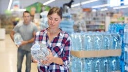 Attention ces 8 marques d'eau en bouteille très connue dangereuses pour la santé