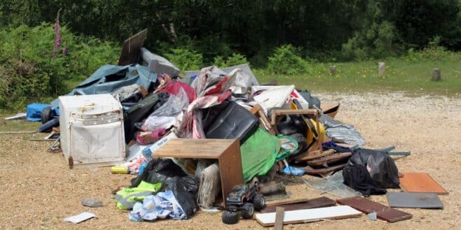 Cette lourde amende pour tous les Français qui jettent leurs détritus et débarras dans la rue